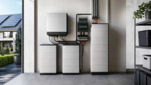 Hochvolt vs. Niedervolt Speicher: Vergleich, Kosten und Entscheidungshilfe